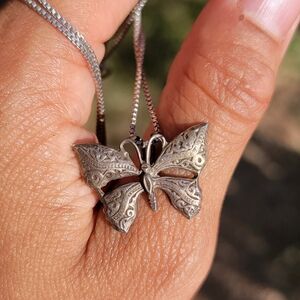 Vintage Victorian 925 sterling silver ornate butterfly ITALY 925 box chain neckl